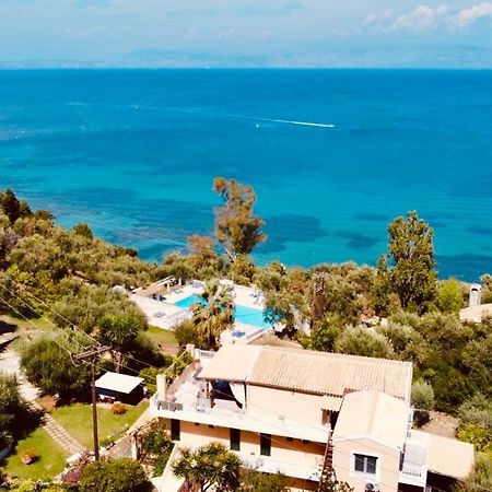 Veroniki Penthouse Deluxe Apartment آغيوس يوانيس بيريستريون المظهر الخارجي الصورة