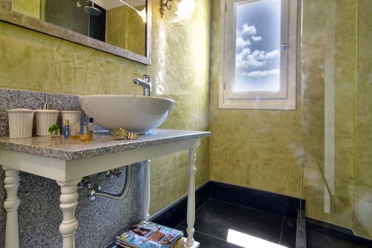 Veroniki Penthouse Deluxe Apartment آغيوس يوانيس بيريستريون المظهر الخارجي الصورة