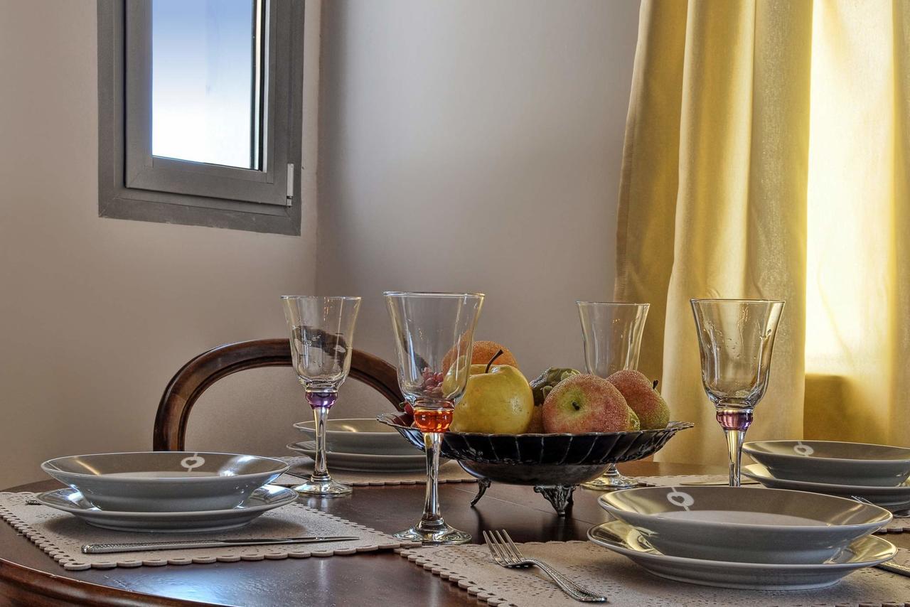Veroniki Penthouse Deluxe Apartment آغيوس يوانيس بيريستريون المظهر الخارجي الصورة