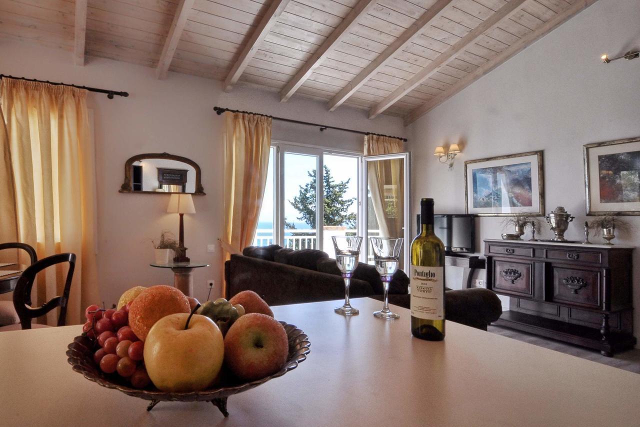 Veroniki Penthouse Deluxe Apartment آغيوس يوانيس بيريستريون المظهر الخارجي الصورة